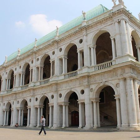 Charmant Palladio - Vicenza City Center Bagian luar foto